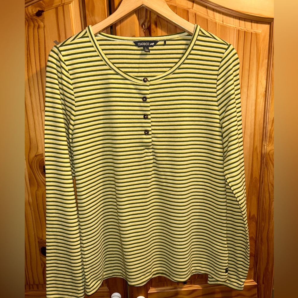 Toad & Co cotton tee NWOT